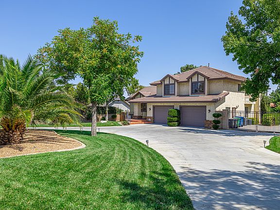 3rd image of 41542 Mission Dr