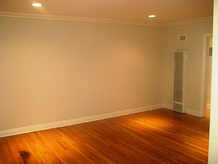 2nd image of 438 Cedar Ave Unit 06