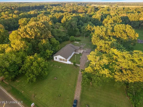 3594 N Liberty St, Canton, MS 39046