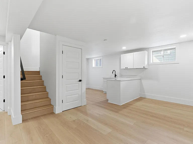 2945 NE 57th Ave — Photo 35