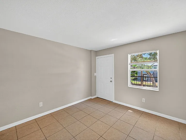 1771 Russell St S #3 — Photo 10