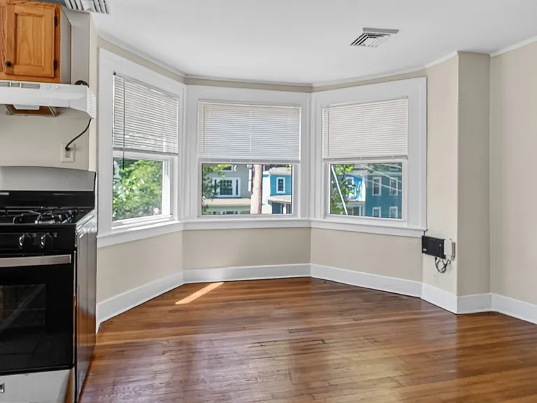 179 Bradley St — Photo 2