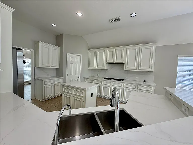 1510 Flanders Field Ln — Photo 4