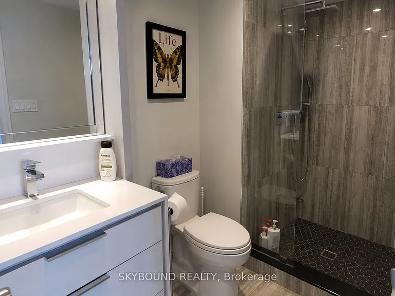 1360 Rathburn Rd E #1705 — Photo 21