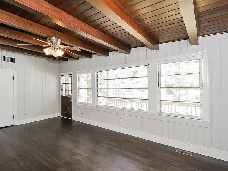 379 Hilltop Circle Ext SW — Photo 3
