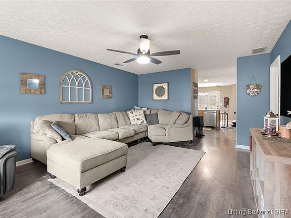 5th image of 804 Twin Oaks Drive