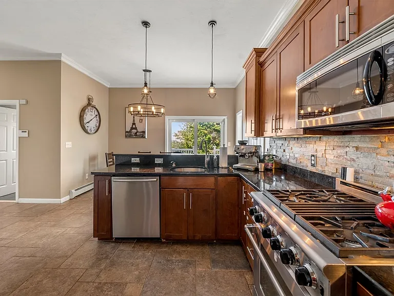 11 Kevin Ave — Photo 14