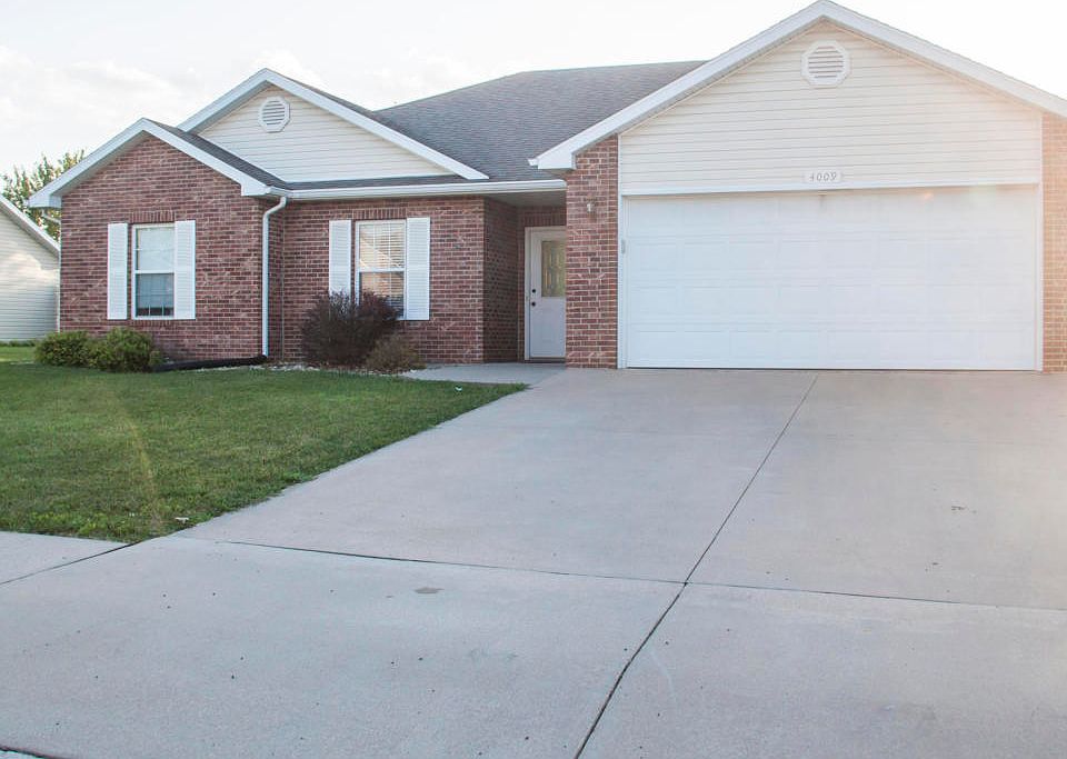 1st image of 4009 Thornwood Dr