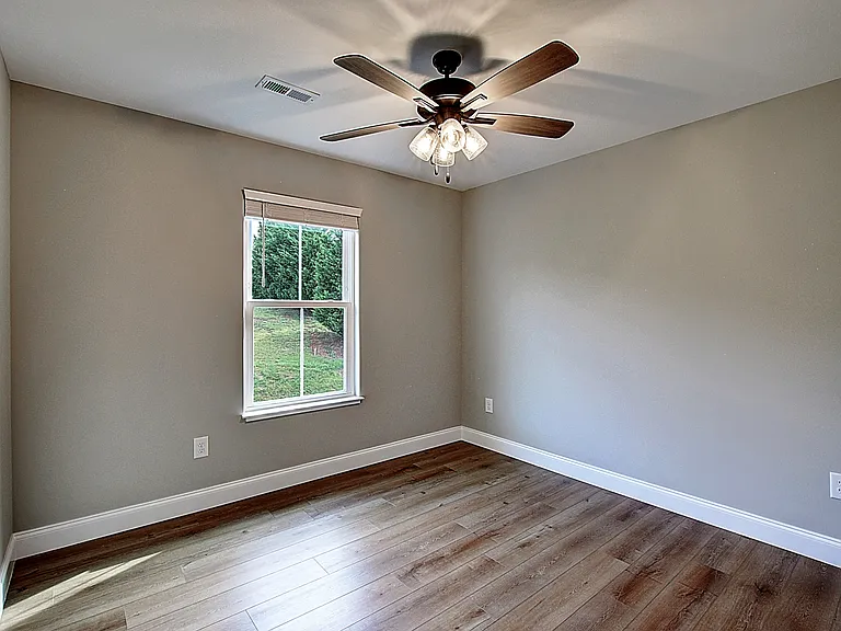 209 University Pkwy #36 — Photo 29