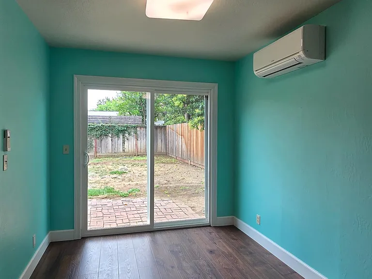137 Anita Ct — Photo 7