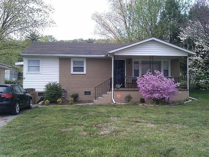 1st image of 321 NE Cedar Ave