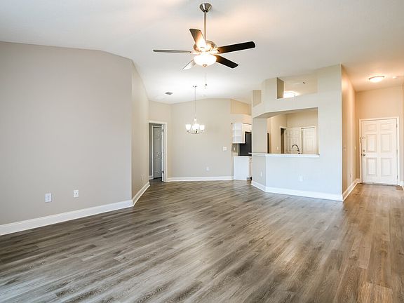 3rd image of 11906 Butler Woods Cir