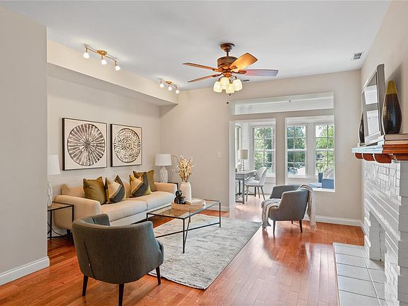4th image of 4317 Maryland Ave APT 2W