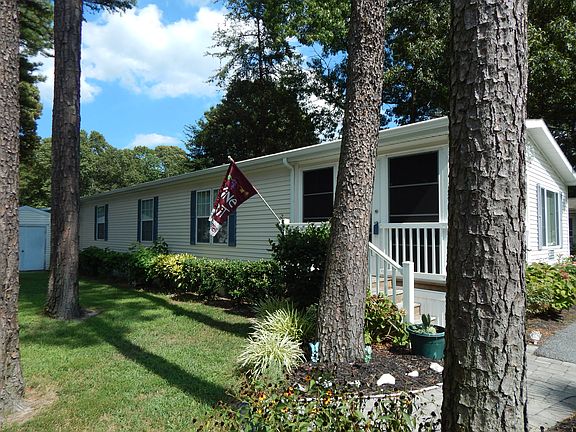 2nd image of 33503 Lakeshore Cir