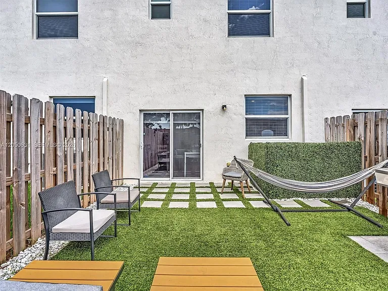 12209 NW 24th Pl — Photo 14