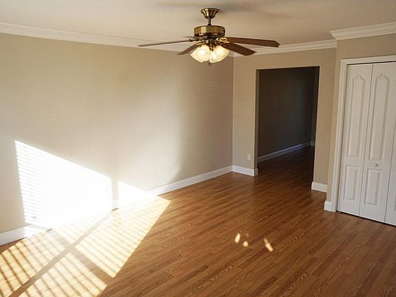 2nd image of 611 Casa Park Ct N