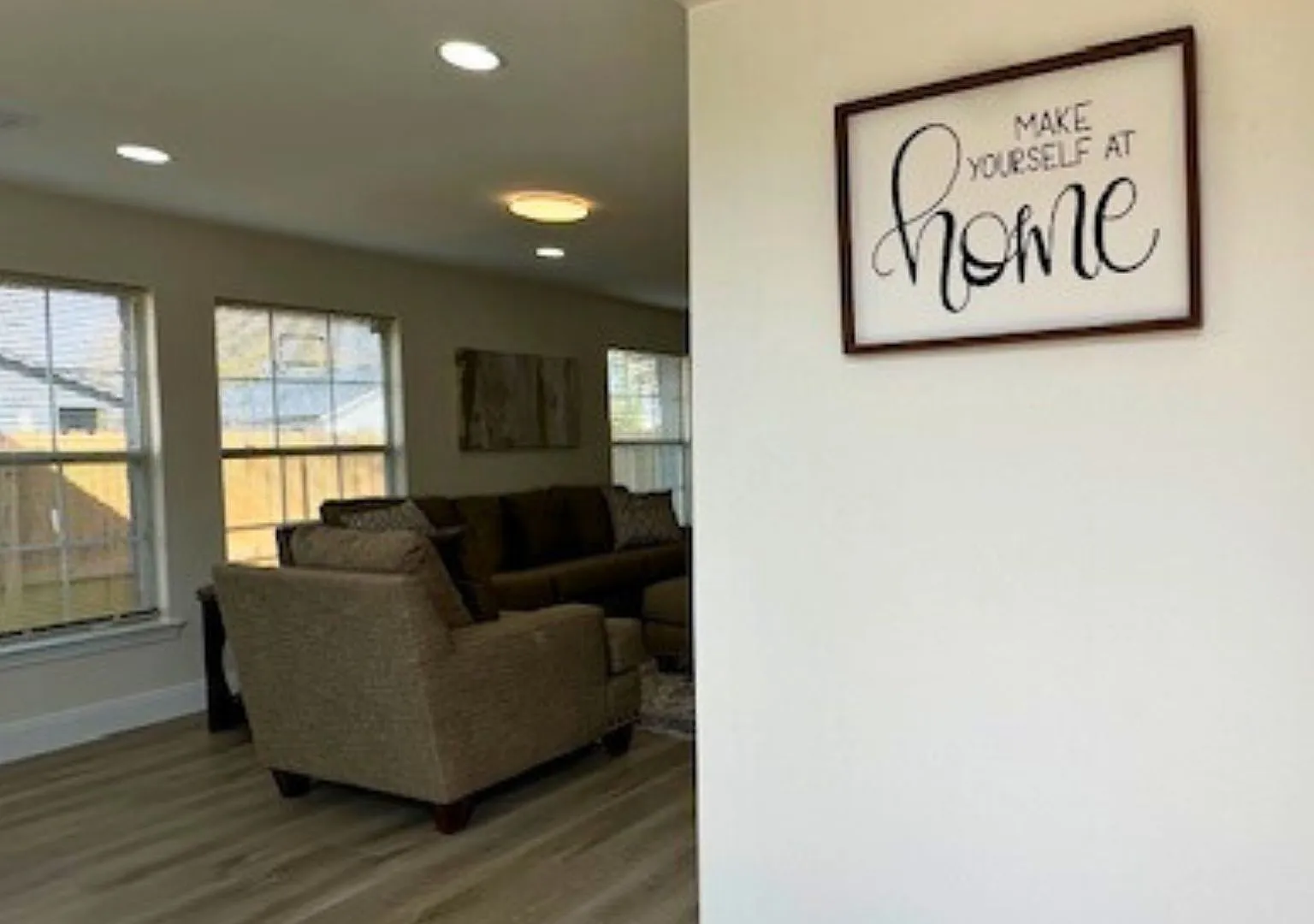 3 bed, 3400 sqft, $1,895 — Photo 4