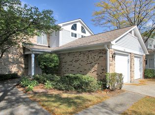 1281 Ranchview Ct, Buffalo Grove, IL 60089