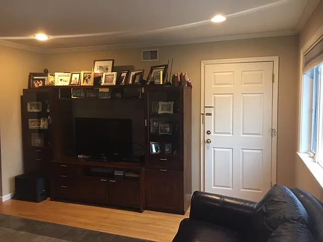 3 bed, 2.0 bath, $2,700 — Photo 3