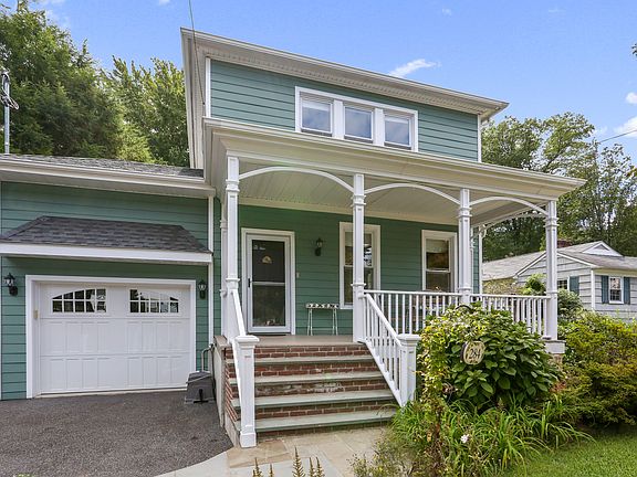 2nd image of 284 Boulevard