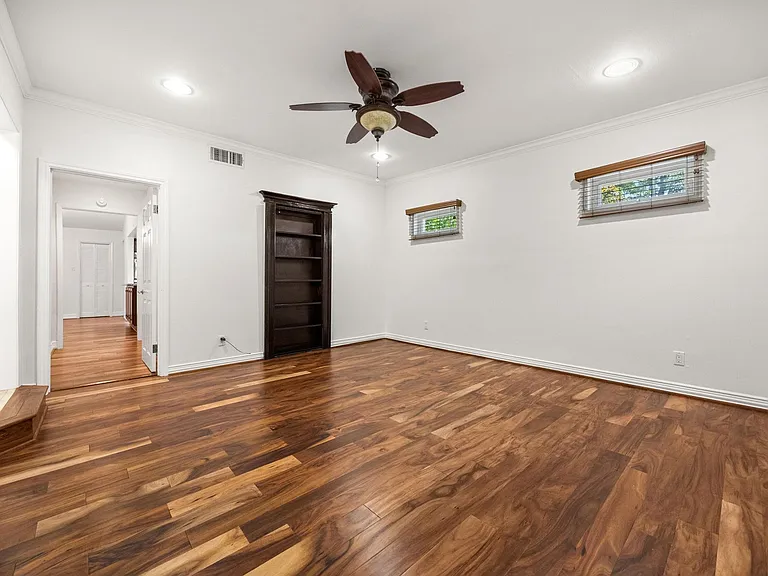 10310 Mayfield Rd — Photo 26