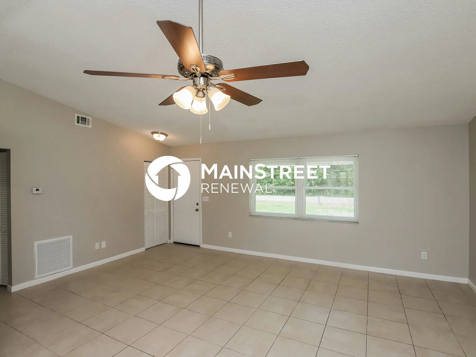 995 Armstrong Rd Se — Photo 3