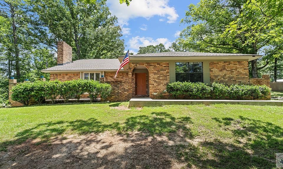 1st image of 803 Woodland Lake Dr