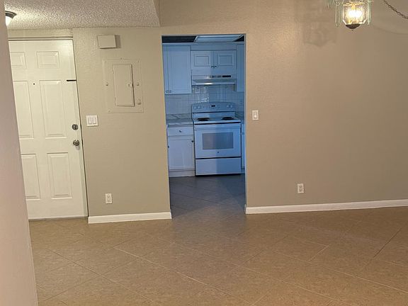 4th image of 1528 SE Royal Green Cir #104