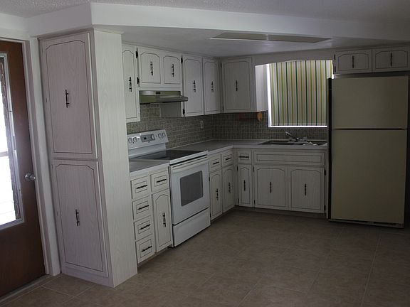 4th image of 3414 Fairmount Dr