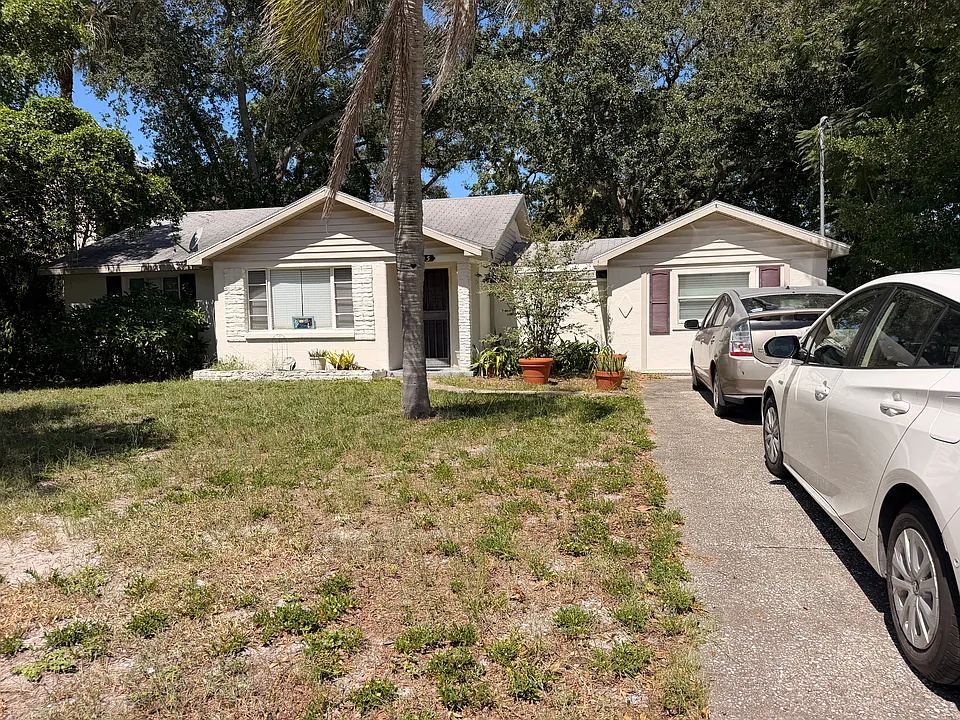 3205 Price Ave