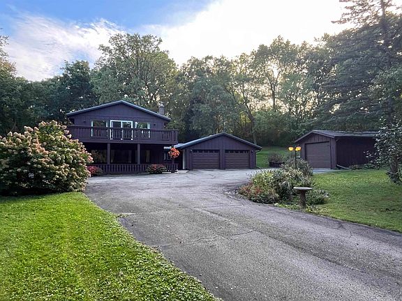 3rd image of 7959 N Pine View Dr