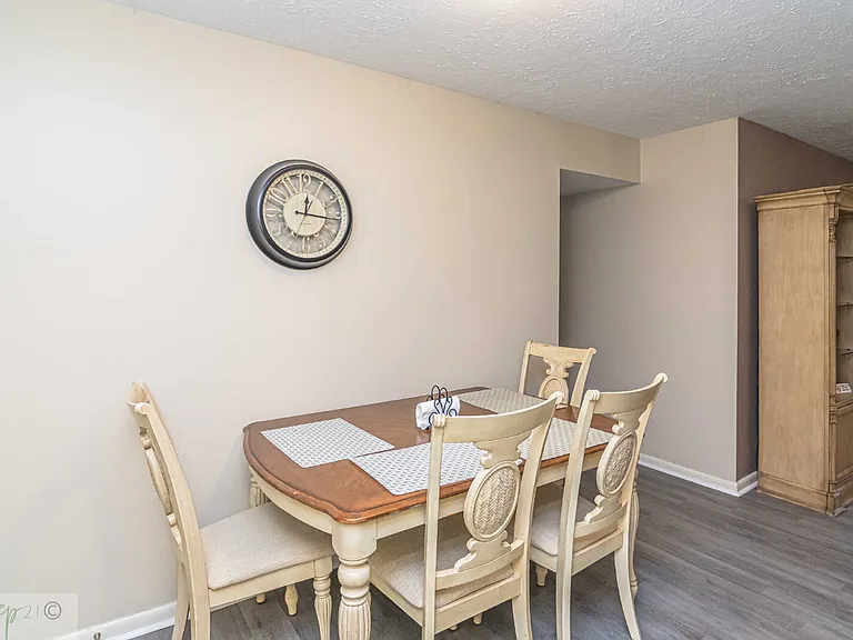 103 E Lockhaven Dr #E — Photo 11