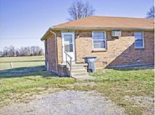141 Airport Rd APT A, Clarksville, TN 37042