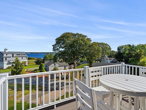 4th image of 135 Leeward Rd