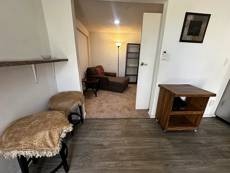 4462 N Pomona Ave — Photo 12