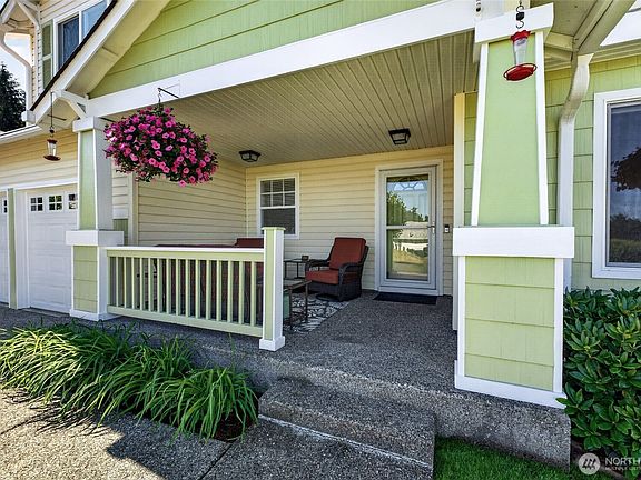 4th image of 2202 Forest Ridge Drive SE