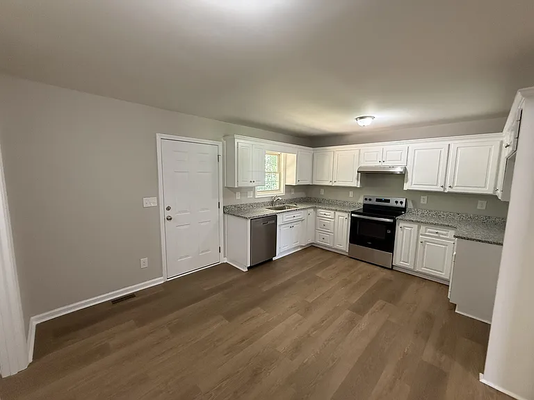 288 Augustine Dr — Photo 18