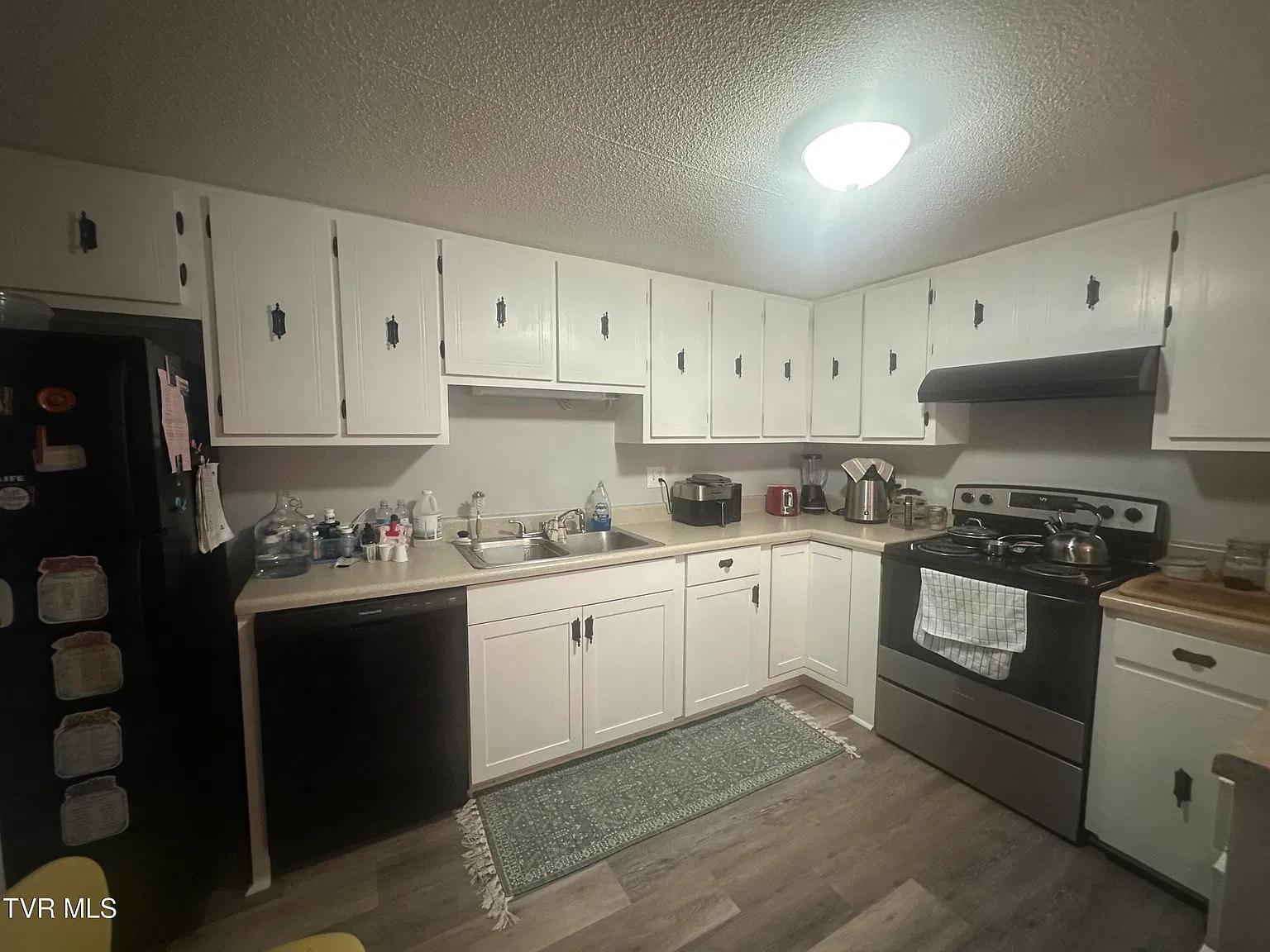 2 bed, 976 sqft, $1,000 — Photo 3