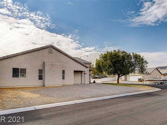 3rd image of 3864 White Cedar Dr