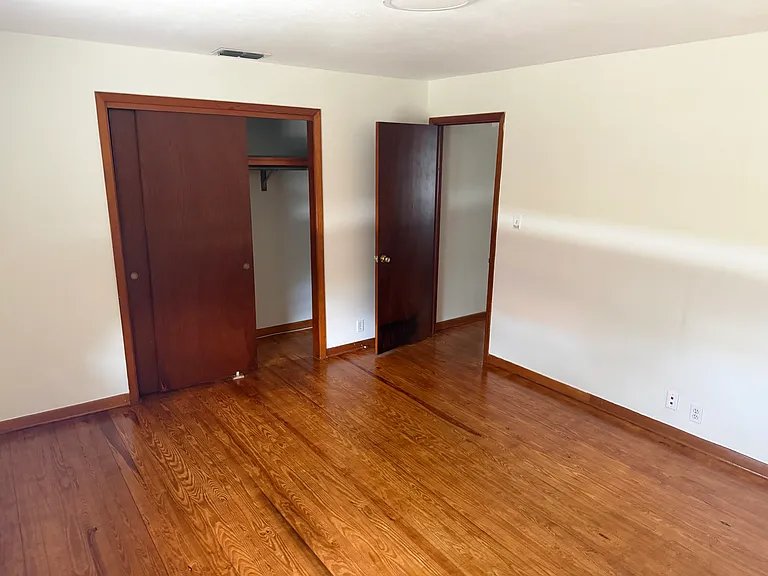 2322 Congress Ave — Photo 10