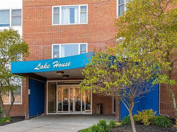 3rd image of 11850 Edgewater Dr APT 712