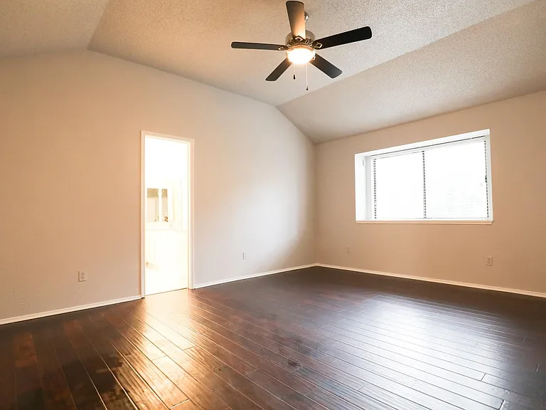 1816 Chatham Dr — Photo 12