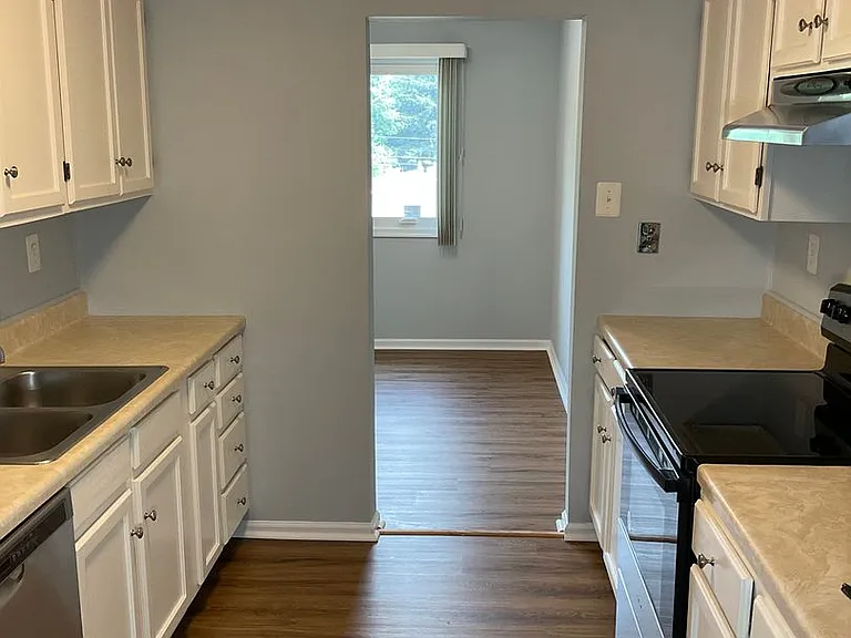8 Russell Ave #311 — Photo 4