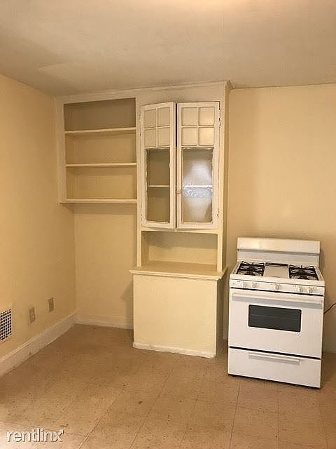 2nd image of 110 Greenwood St #1