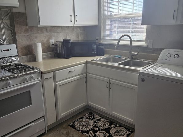 304 Country Club Dr