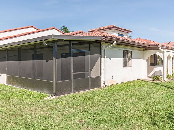 4th image of 1211 Parkside Pl