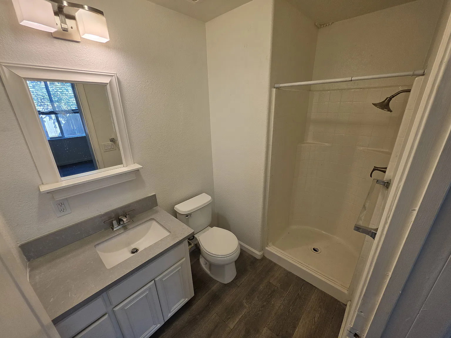 Studio, 200 sqft, $1,250 — Photo 3