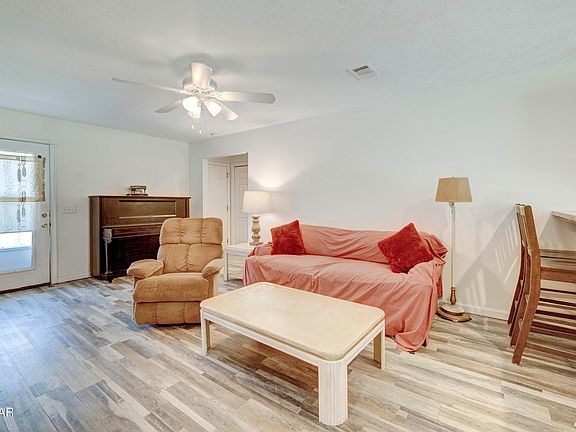 4th image of 3817 Quail St