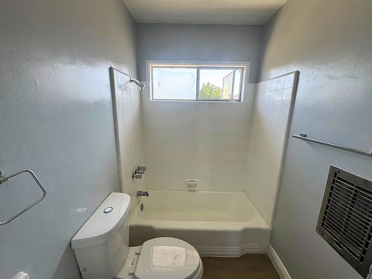 6710 S La Cienega Blvd #1 — Photo 10