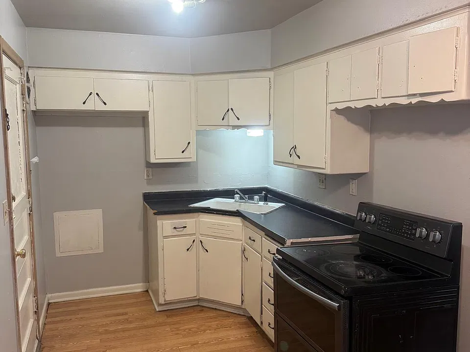 1613 W Bolivar Ave #1